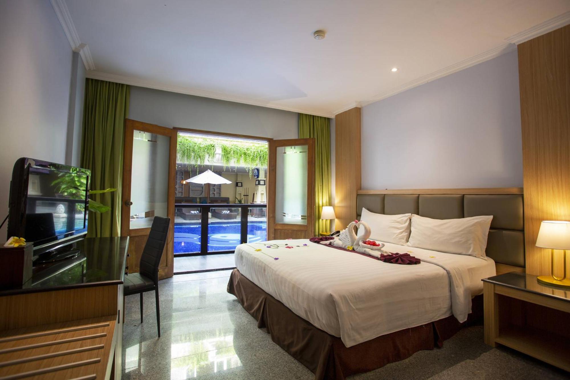 Famous Hotel Kuta Formerly Permata Kuta Hotel Bagian luar foto